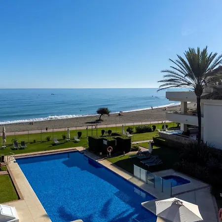 Appt 401-3-bed-heaven Beach-paseo-all Year Heated Pool-free Bikes Apartman Estepona