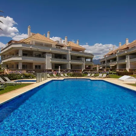 Appt 401-3-bed-heaven Beach-paseo-all Year Heated Pool-free Bikes Estepona