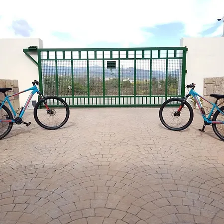 Appt 401-3-bed-heaven Beach-paseo-all Year Heated Pool-free Bikes Apartment Estepona