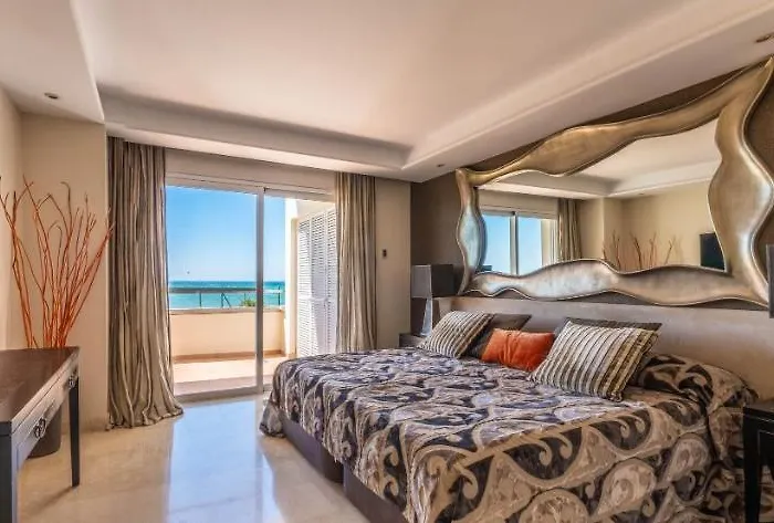 Appt 401-3-bed-heaven Beach-paseo-all Year Heated Pool-free Bikes 埃斯特波纳