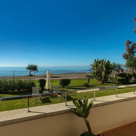 Appt 401-3-bed-heaven Beach-paseo-all Year Heated Pool-free Bikes Апартаменты Эстепона