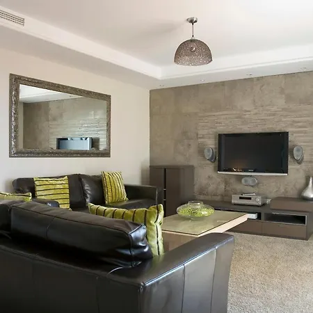 Appt 401-3-bed-heaven Beach-paseo-all Year Heated Pool-free Bikes Апартаменты Эстепона