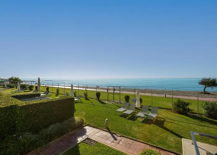 Appt 401-3-bed-heaven Beach-paseo-all Year Heated Pool-free Bikes *